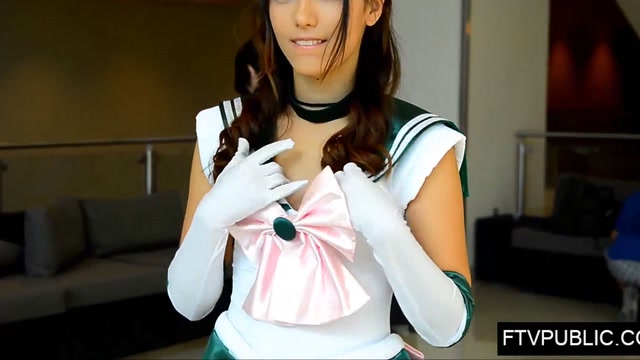 plug anal na convenção de cosplay