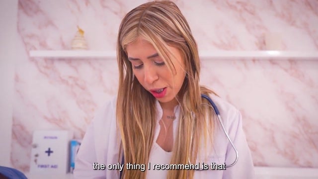 Doutora MollySmithx cura a disfunção erétil do seu paciente com um PAU ENORME - Juan Bustos DOCTOR