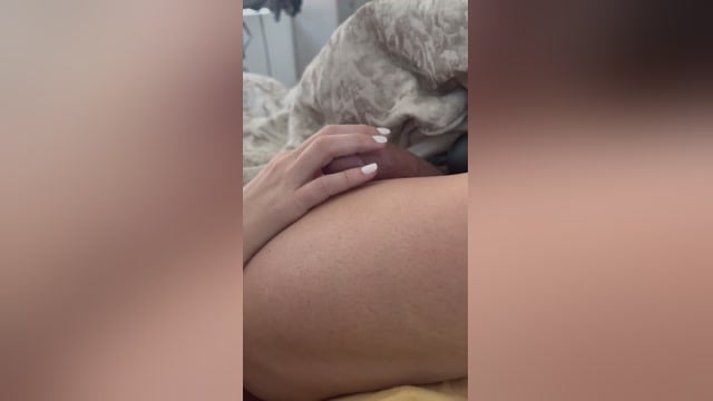 Ashleigh Jameson Morning Wood Thigh Tease