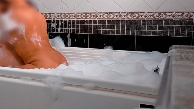 Abby2901 Gets Her Fat Ass Pounded By Balmond In The Hot Tub