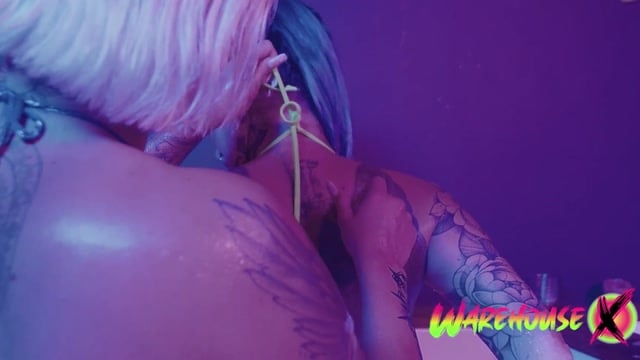 Inked Bitch And Stella Kink Share A Massive Toy