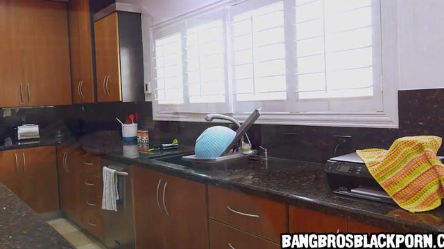 Ebony Insurance Milf Signs Up For A Big Black Cock She Didn't See Coming