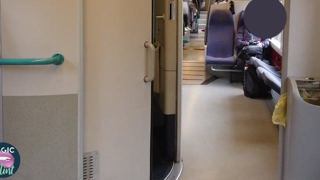 Casal Aventureiro Faz Sexo Arriscado no Trem