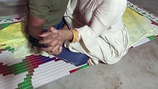 Village Bhabhi Sonika Sakar Gets Used By A Thirsty Stranger
