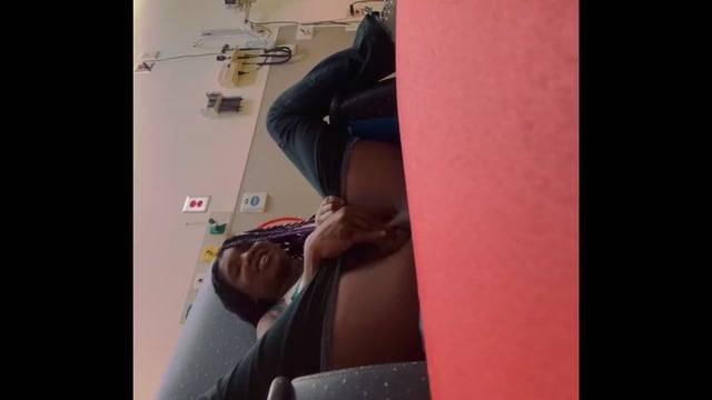 Ebony The Tsunami Queen Encharca a Cama do Hospital