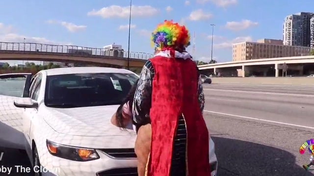 Gibby The Clown Come Juicy Tee Na Rodovia Mais Popular de Atlanta