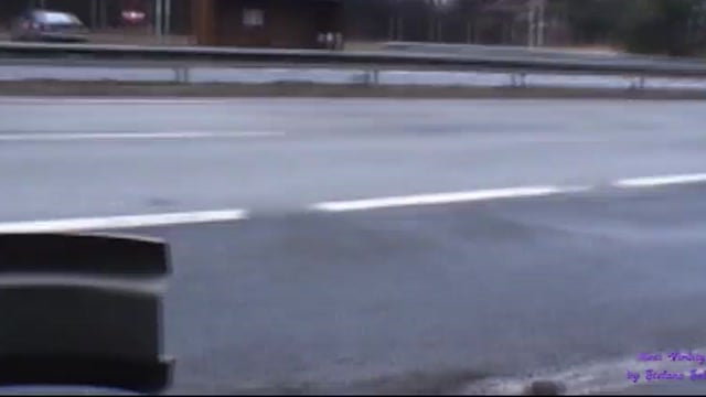 Ele pega uma puta no carro e depois fode ela num viaduto