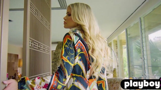 Jessa Rhodes Flaunts Her Massive Rack In Lingerie