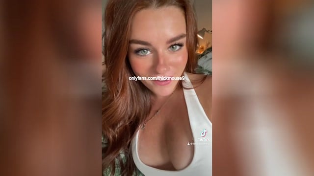 Lena Mouse Com a Buceta Cremosa Vazando na Live do TikTok