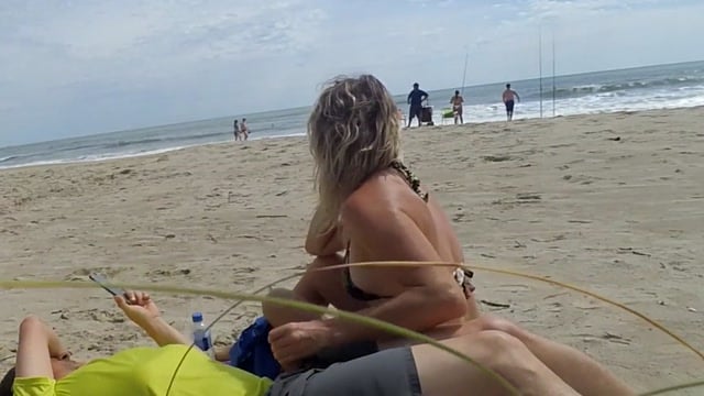 Punheta em Público com uma Desconhecida Peituda