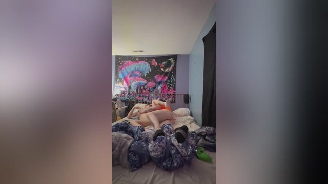Supersoaker1201 Gives The Sitter A Blowjob Surprise
