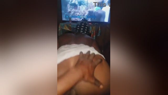 Madrasta Negra Cavalga o Pau Preto Enorme do Enteado