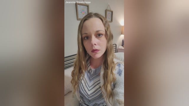 Sporca troia sugarbaby se lo prende nel culo per il Papi